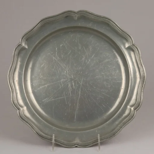 Pair of dishes
