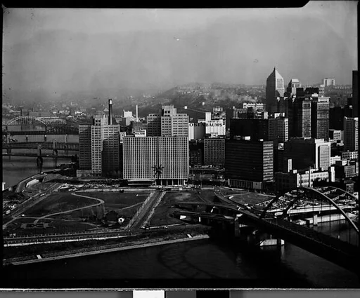 [Skyline, Pittsburgh, Pennsylvania for Vogue Article: "Futurity stake: Pittsburgh"]