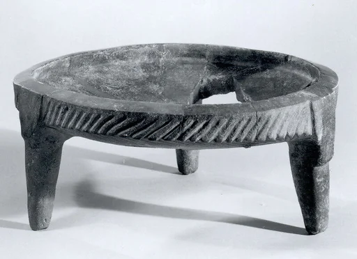 Tripod bowl