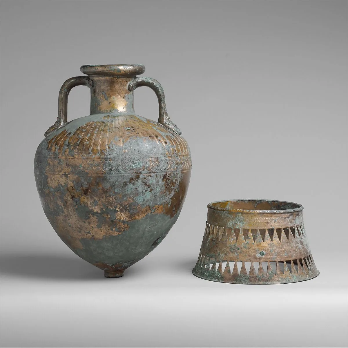 Bronze pointed neck-amphora with stand — Unknown