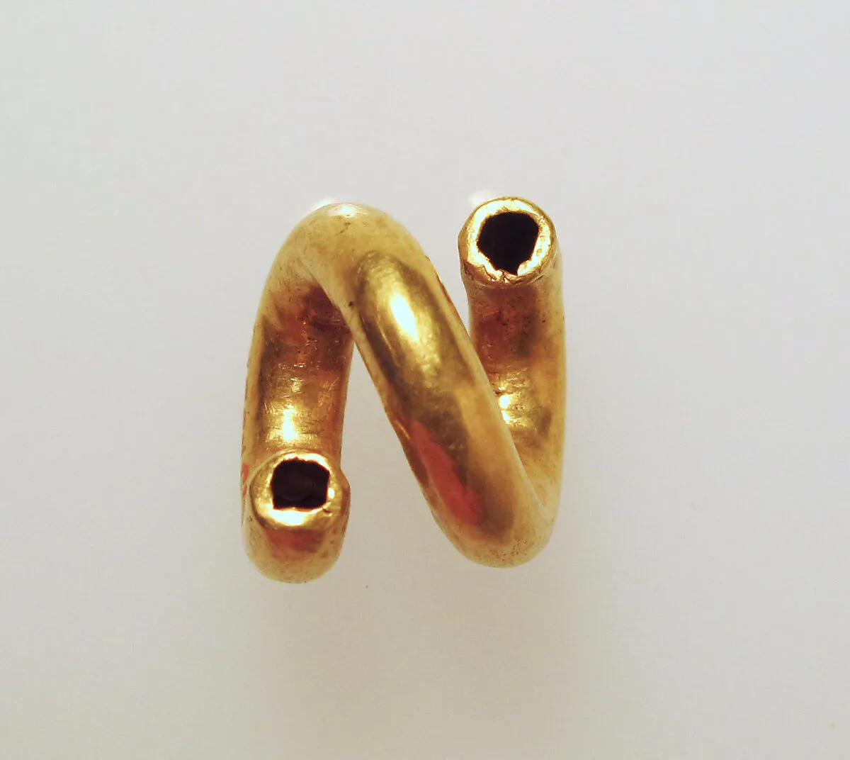 Earring or spiral — Unknown