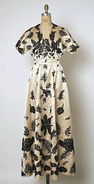 Evening ensemble — Cristobal Balenciaga|House of Balenciaga