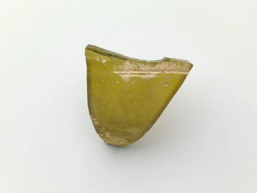 Glass bowl fragment