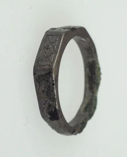 Finger Ring