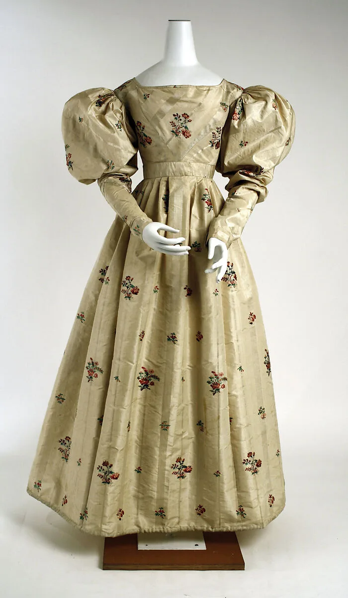 Evening dress — Unknown