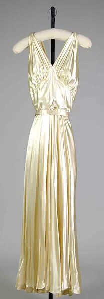 Evening dress — Unknown