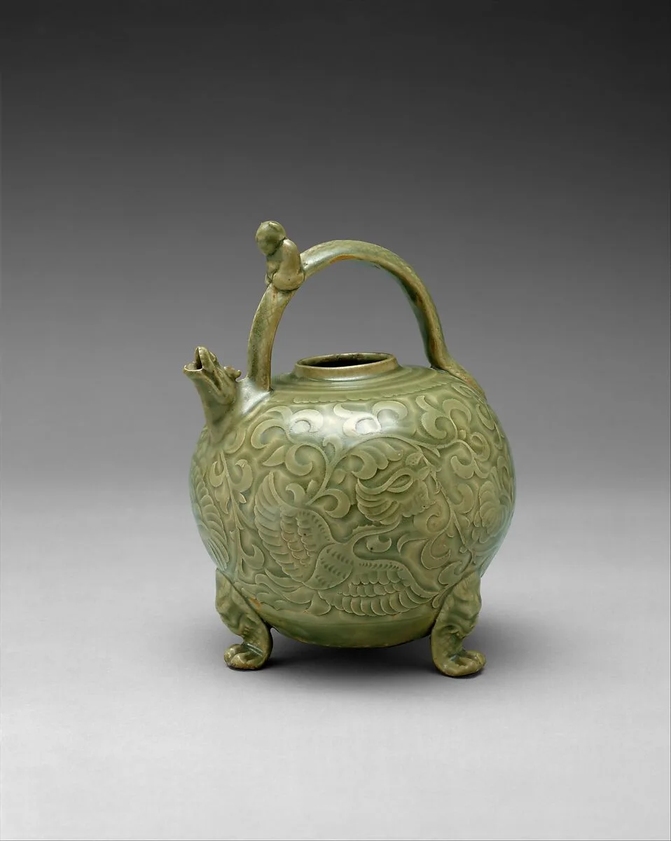 北宋 耀州窯青瓷刻劃花鳳紋提梁壺|Ewer with phoenix — Unknown