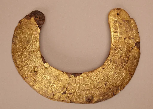 Model collar of Hapiankhtifi