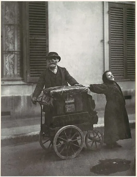 Street Musicians — Eugène Atget
