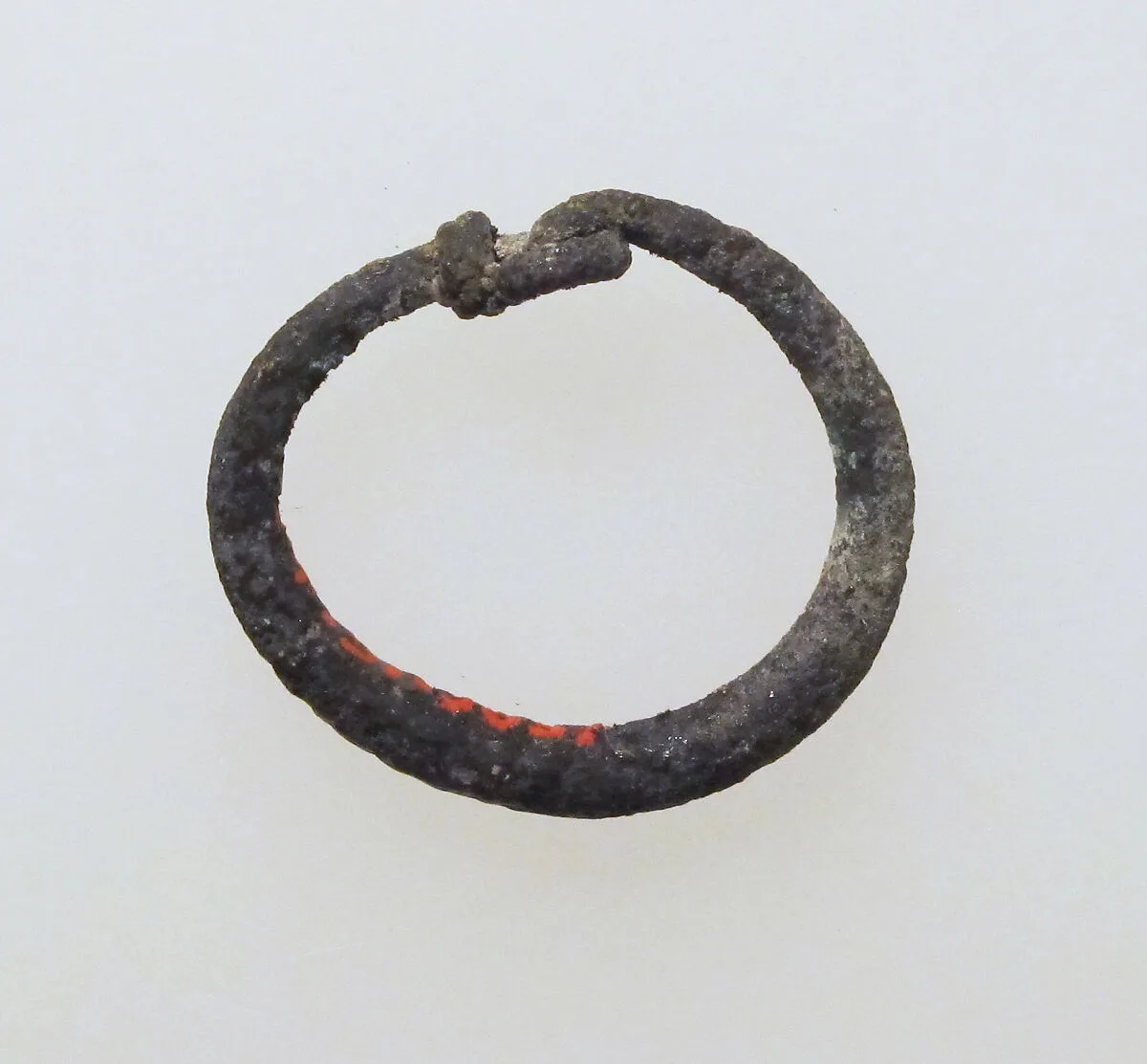 Earring-loop type — Unknown