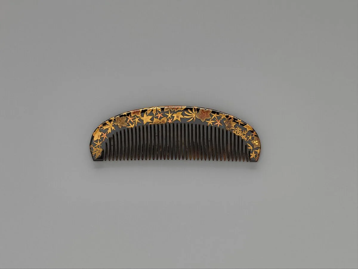 紅葉散蒔絵櫛|Lacquer Comb with Maple Leaves — Unknown