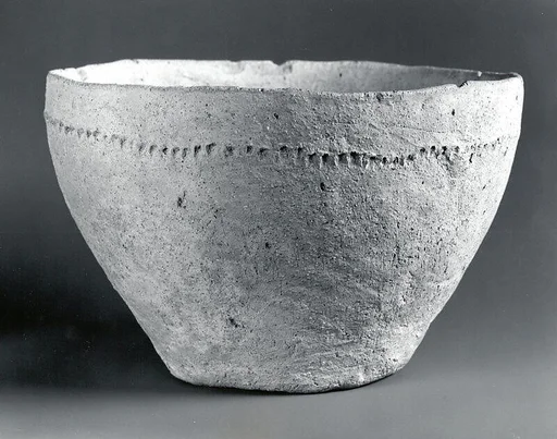 Bowl with punctate decoration