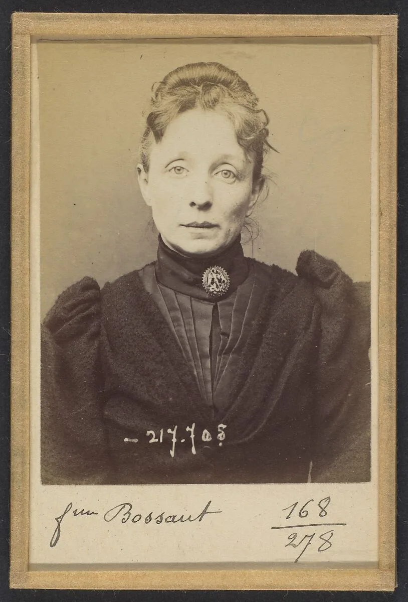 Loth. Clotilde, Caroline (femme Bossant). 43 ans, née à Valenciennes. Sans profession. Anarchiste. 27/4/94. — Alphonse Bertillon