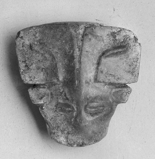 西周玉獸頭|Plaque in the Shape of an Animal Head