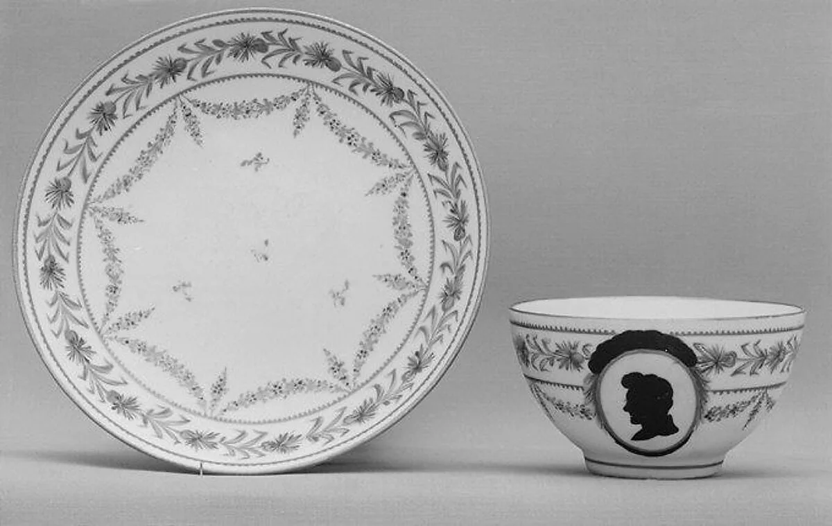 Teabowl and saucer — Nyon