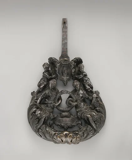 Doorknocker with Prudence and Fortitude joined eternally