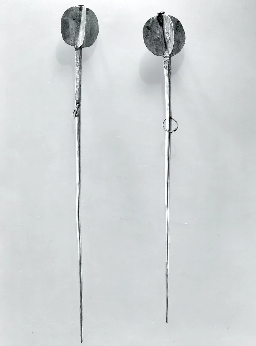 Pin with four flanges — Unknown