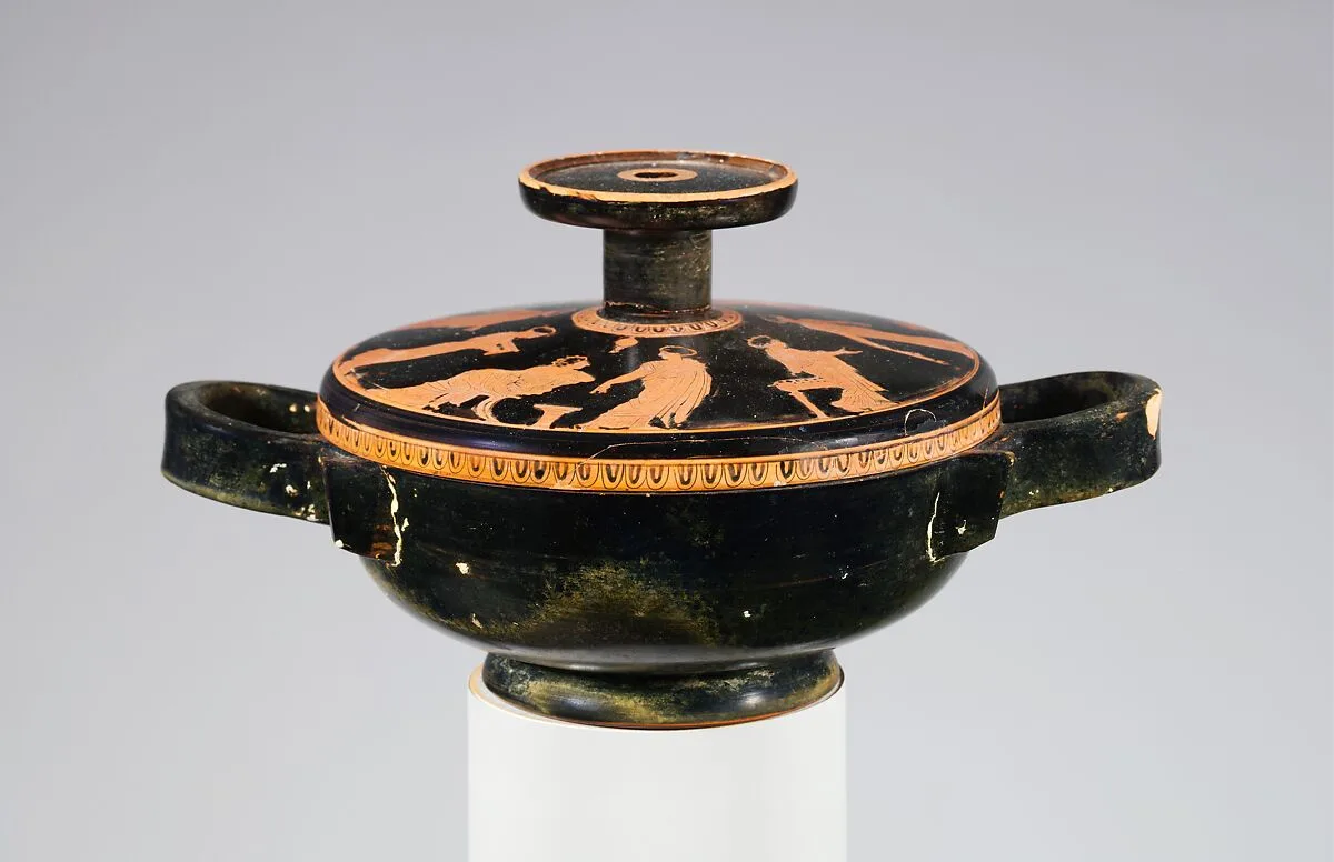 Terracotta lekanis (covered dish) — Unknown
