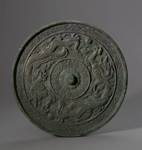 동제 두 마리 용 무늬 거울 고려|銅製雙龍文圓形鏡 高麗|Mirror decorated with dragons