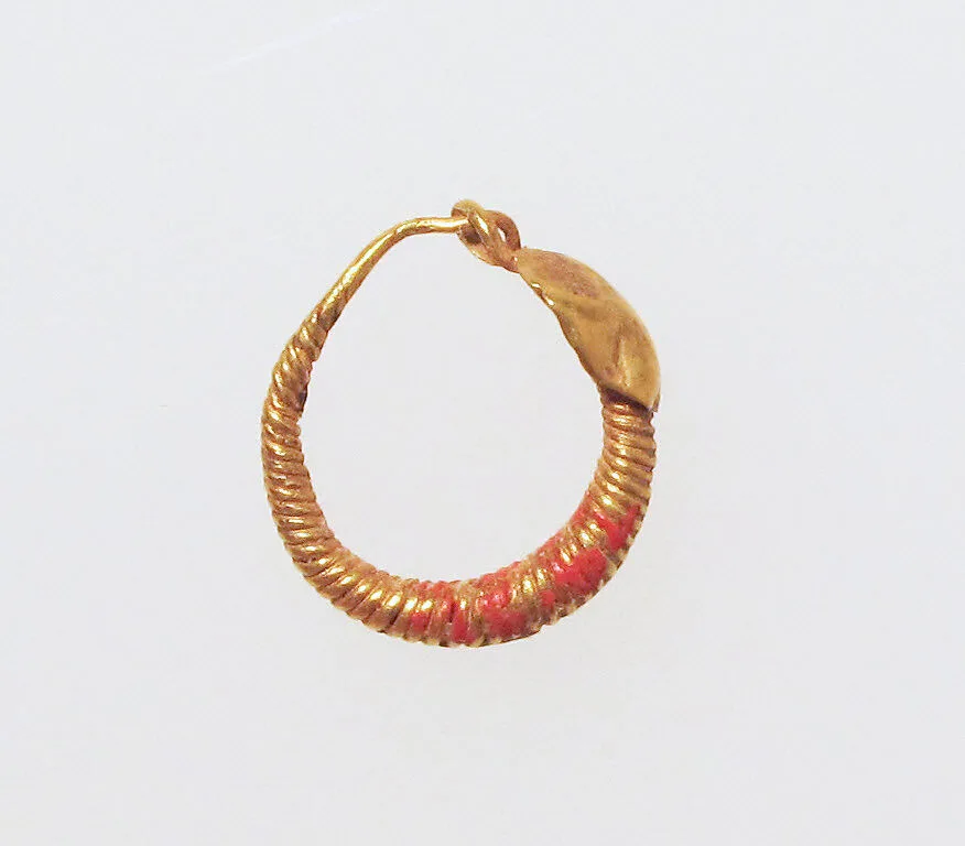 Earring with plain loop and disc — Unknown