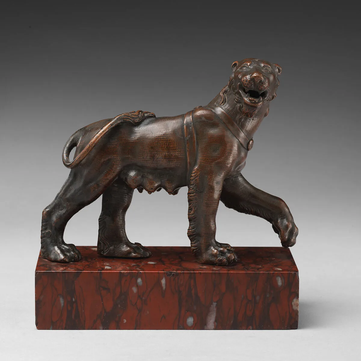 Female panther — Unknown