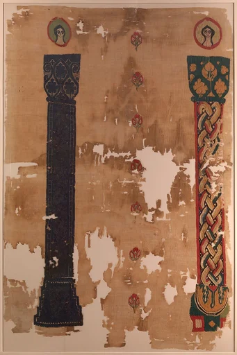 Hanging with Polychrome Columns