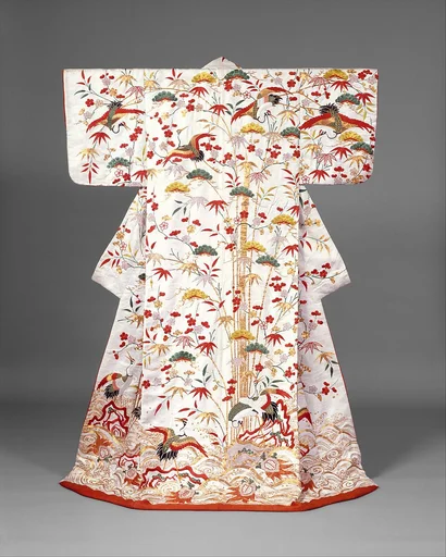白綸子地松竹梅鶴亀模様打掛|Outer Robe (Uchikake) with Mount Penglai