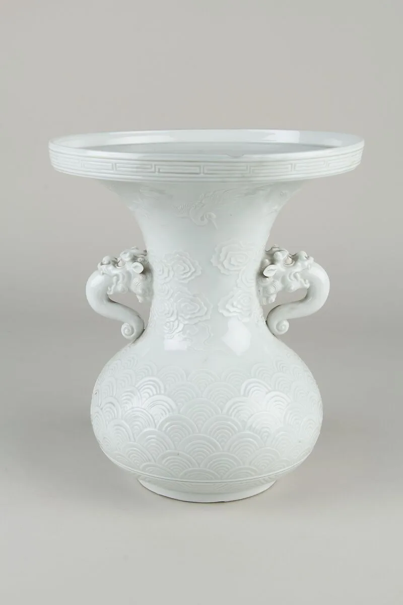 白磁陽刻雲鶴文獅子耳付広口瓶|Vase with Lion-Shaped Handles and Cranes amid Clouds — Unknown