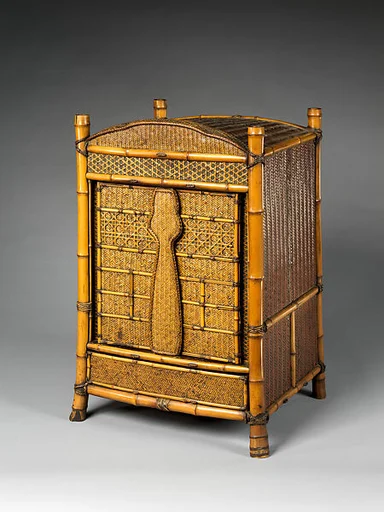 二代飯塚鳳斎造　笈形厨子|Shrine Cabinet in the shape of a Mountain Monk’s Backpack (Oi)