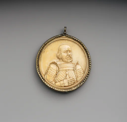Medallion with portrait of Goetz von Berlichlingen and arms of Berlichlingen