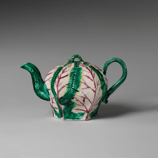 Teapot in the form of a cabbage