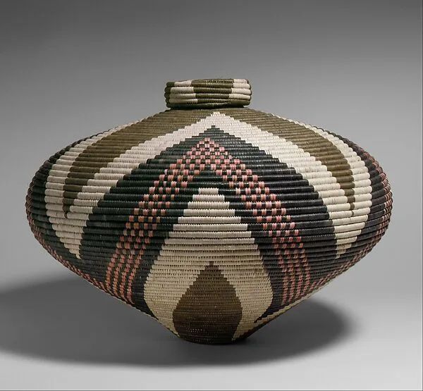 Lidded Basket — Beauty Ngxongo