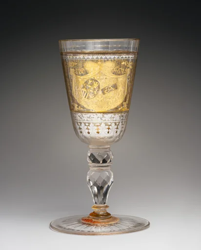 Standing cup