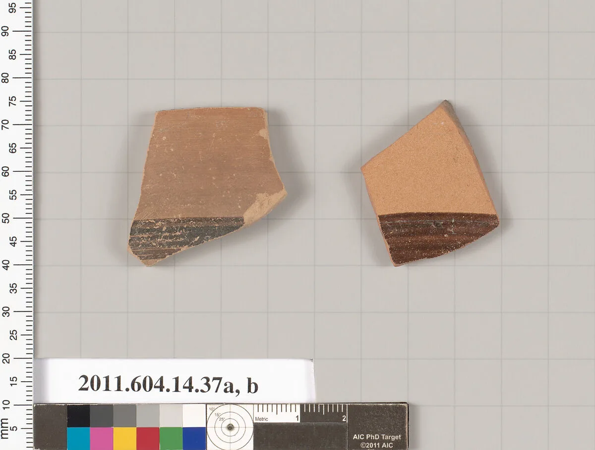 Terracotta fragments of closed shapes — Unknown