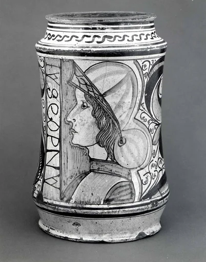 Maiolica: Apothecary jar (albarello)