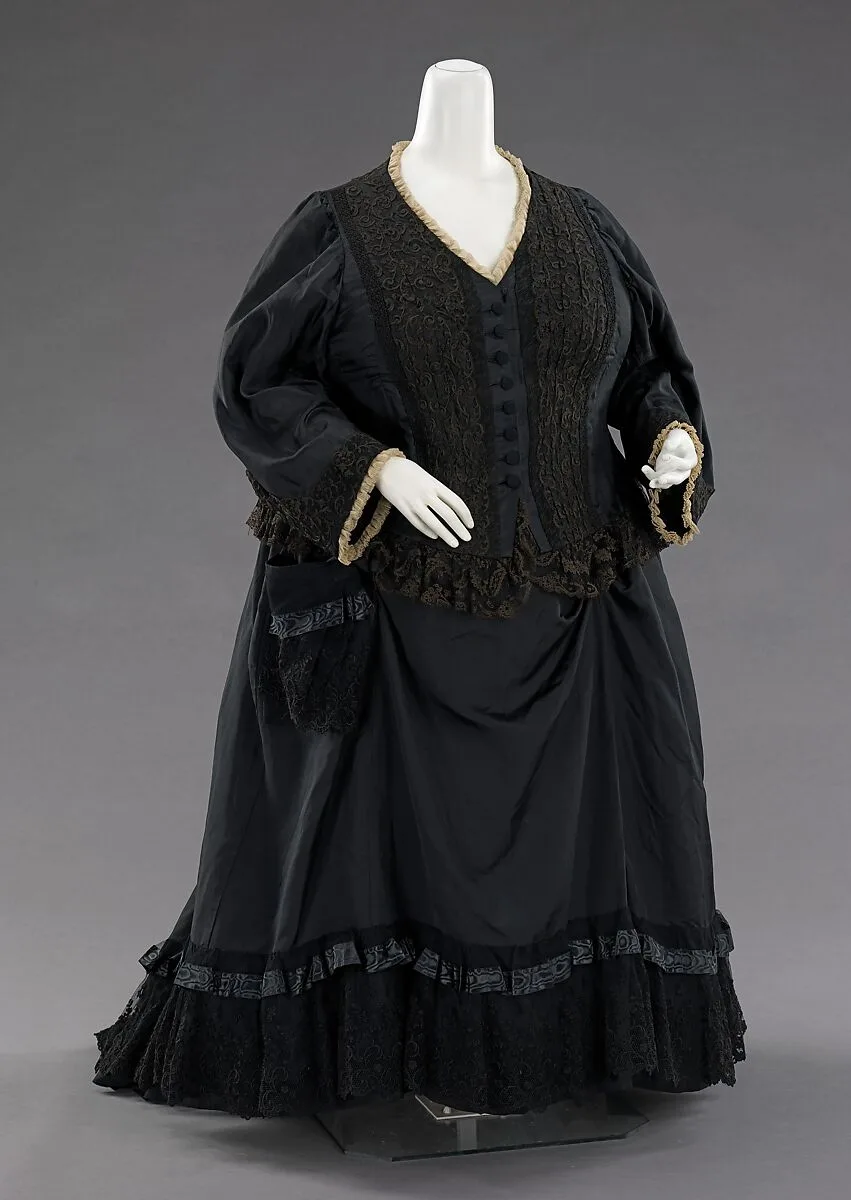 Mourning dress — Unknown