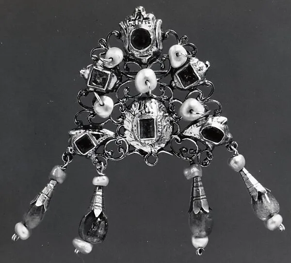 Gold Head Ornaments — Unknown