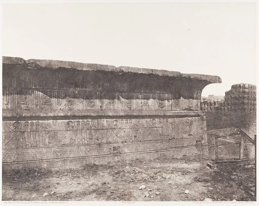 Esneh (Latopolis), Construction Ensablée - Paroi Extérieure - Corniche et Sculptures