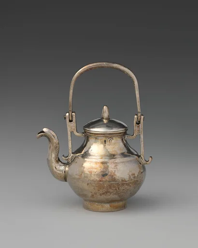 Miniature kettle with cover