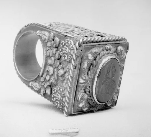 Ring with Pontifical seal