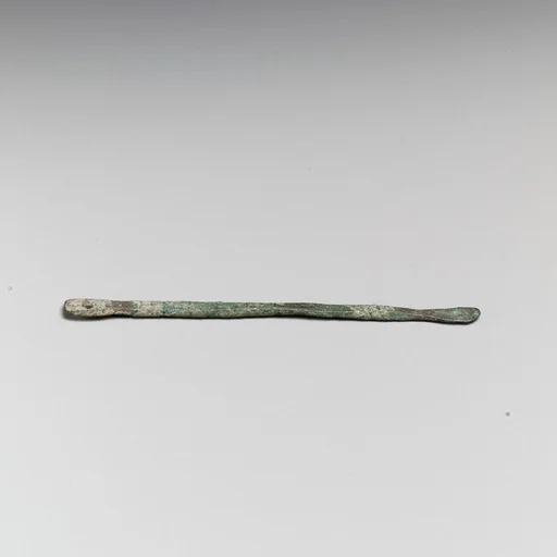 Tool ? Nail cleaner ?