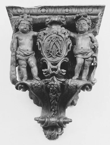 Wall bracket
