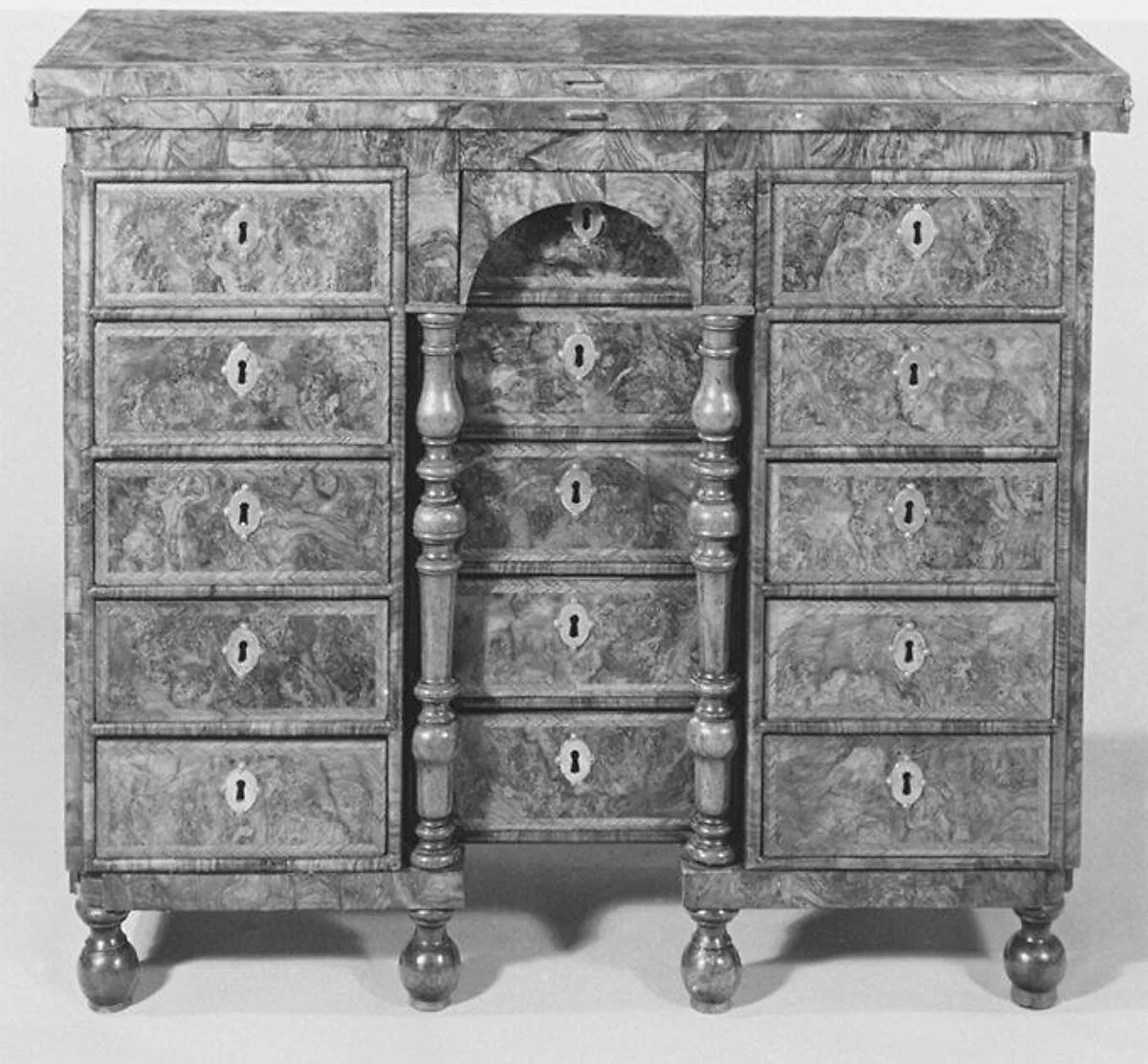 Bachelor chest-cum-writing table — Unknown