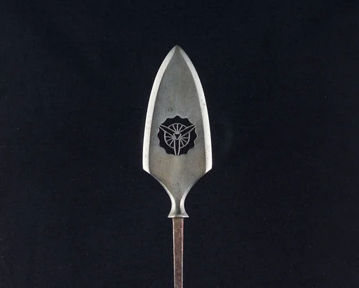 Arrowhead (<i>Yanone</i>)
