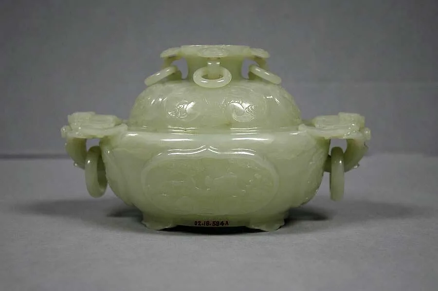清中期 玉雙耳活環爐|Covered bowl with ring handles — Unknown