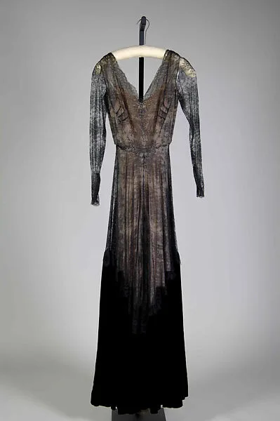 Evening dress — Mme. Eta Hentz