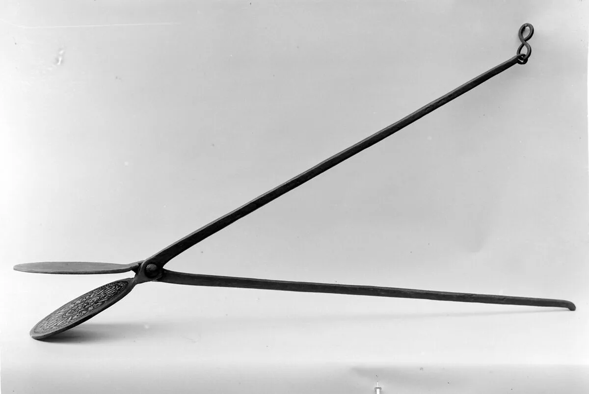 Wafer iron — Unknown