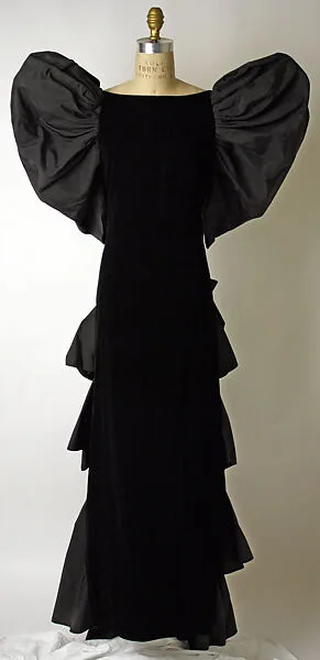 Evening dress — Yves Saint Laurent|Yves Saint Laurent