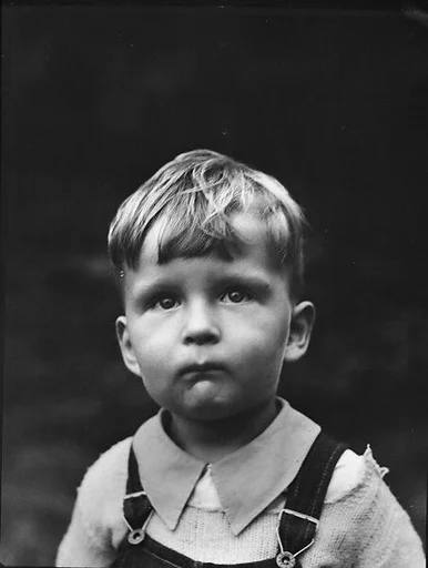 [Unidentified Boy: Barr Child?]