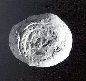 Oval sealing with one circular seal impression